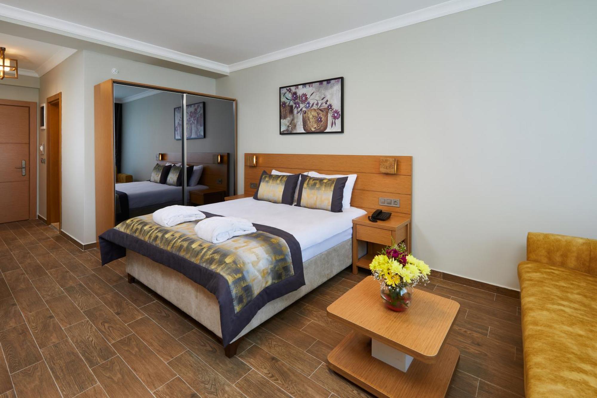 Hattusa Vacation Business Thermal Hotel Saray Exterior photo